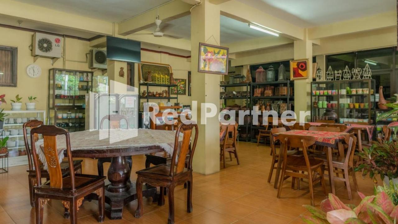 Vandhela Homestay Syariah Mitra Reddoorz 수라바야 외부 사진