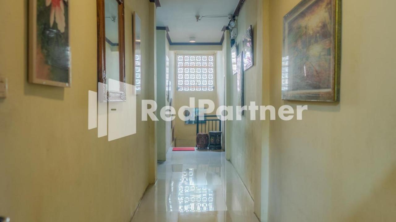 Vandhela Homestay Syariah Mitra Reddoorz 수라바야 외부 사진